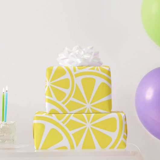 Hellgelbe Zitronenscheiben Modernes Muster Geschenkpapier (Partygeschenke)