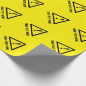 Hellgelbes Warnzeichen Geburtstag und Weihnachten Geschenkpapier (Ecke)