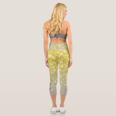 Hellgoldgraue Imitate Glitzern Individuelle Name Capri Leggings (Rückseite)