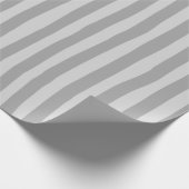 Hellgrau & Graue schiefe Streifen Geschenkpapier (Ecke)