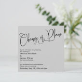 Hellgraue Änderung der Pläne Verspätete Hochzeitsk Einladung (Stehend Vorderseite)