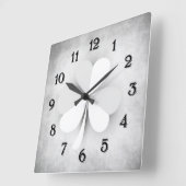 Hellgraue Klee mit herzförmigen Blätter irisch Quadratische Wanduhr (Winkel)