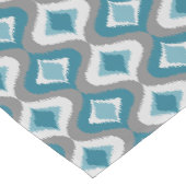 Hellgraues, Aquamarin blaues, grünes Ikat-Ogee-Mus Kurzer Tischläufer (Ecke)