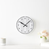 Hellgraues und weißes Muster mit fünf Streifen Runde Wanduhr (Zuhause)