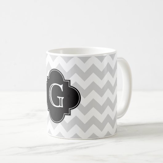 Hellgraues weißes Zickzack schwarzes Quatrefoil Kaffeetasse (VorderseiteRechts)