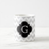Hellgraues weißes Zickzack schwarzes Quatrefoil Kaffeetasse (Mittel)