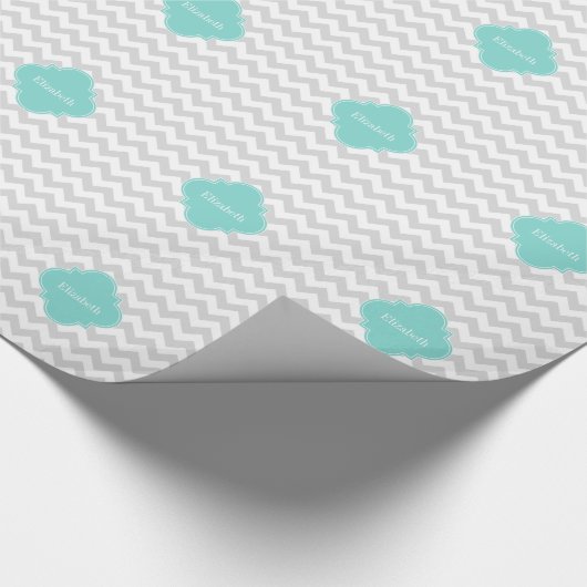 Hellgraues Zickzack Aqua Quatrefolienmonogramm Geschenkpapier (Ecke)