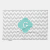 Hellgraues Zickzack Aqua Quatrefolienmonogramm Handtuch (Horizontal)