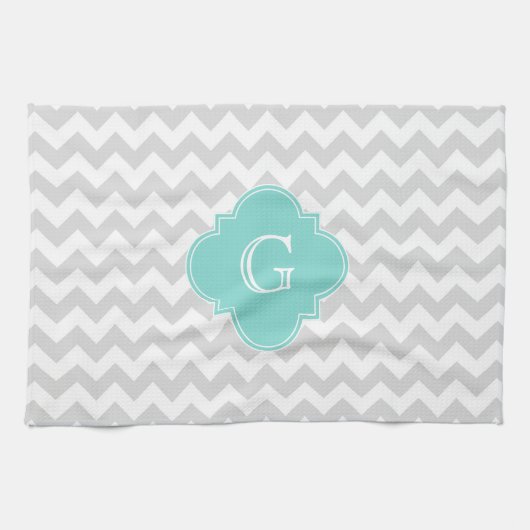 Hellgraues Zickzack Aqua Quatrefolienmonogramm Handtuch (Horizontal)