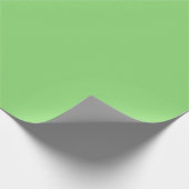 Hellgrüne Frühlingsfarbe mit Farbakzent Geschenkpapier (Ecke)