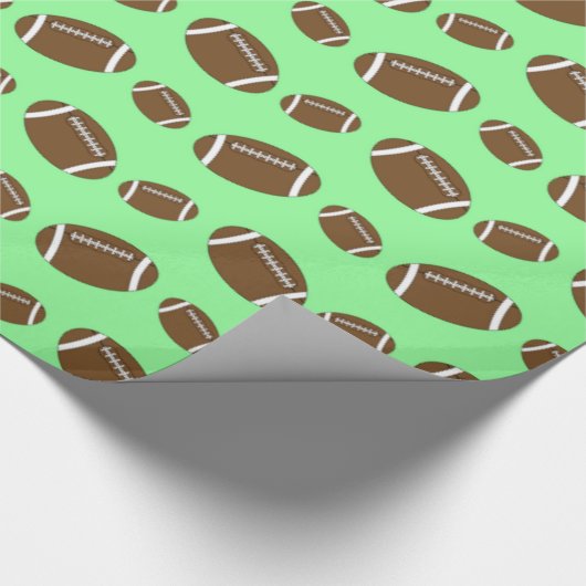 Hellgrüne Fußbälle Geschenkpapier (Ecke)