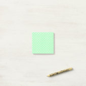 Hellgrüne Polka Dots Postit Notizen (Auf Schreibtisch)