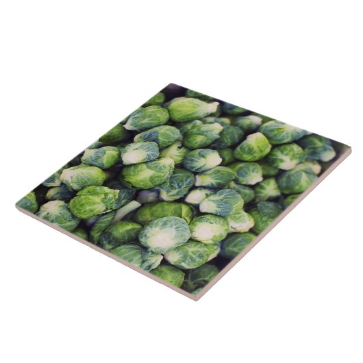 Hellgrüner frischer Rosenkohl Fliese (Seite)