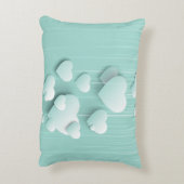 Hellgrüner Hintergrund mit 3D-weißen Herzen Dekokissen (Rückseite(Vertikal))