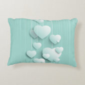 Hellgrüner Hintergrund mit 3D-weißen Herzen Dekokissen (Rückseite)