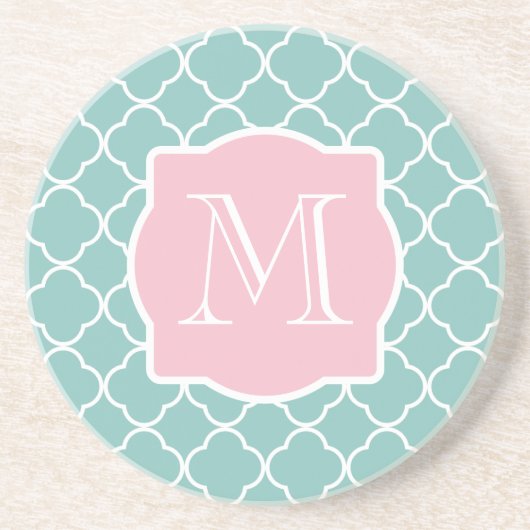 Hellgrünes Quatrefoil rosa Monogramm Untersetzer (Vorne)