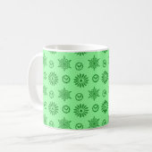 Hellgrünes Weihnachten des Monogramms spielt Kaffeetasse (Vorderseite Links)