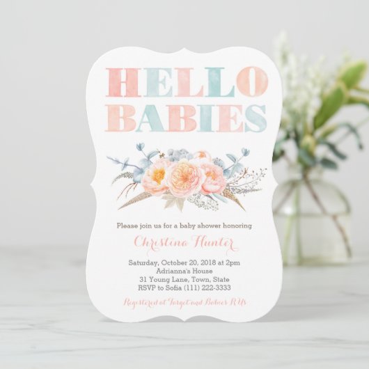 HELLO BABIES Peach Twins Baby Dusche oder Sip Sieh Einladung (Stehend Vorderseite)