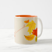 Hello Fall Moderne Typografie und Blätter Zweifarbige Tasse (VorderseiteRechts)