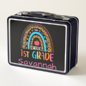 Hello First Grade Bohemisch Arch Rainbow Metall Brotdose (Rückseite)