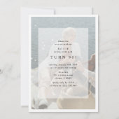 Hello NINETY' Modern Photo Collage 90th Birthday Einladung (Rückseite)