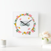 Hello Spring Floral Wreath Quadratische Wanduhr (Zuhause)