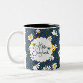 Hello Sunshine Classic Yellow Daisy Blume Zweifarbige Tasse (Links)