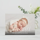 Hello World Foto Elegante Script Girl Birth Ankündigung (Stehend Vorderseite)