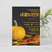 Hellorange, schwarz-gelber Kürbiskuchen Halloween- Einladung (Stehend Vorderseite)