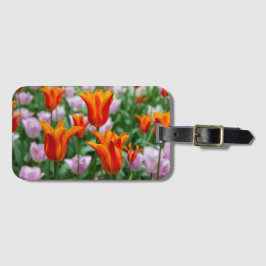 Hellorange Tulpen im Park Gepäckanhänger