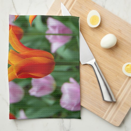 Hellorange Tulpen im Park Geschirrtuch (Viertel Falte)