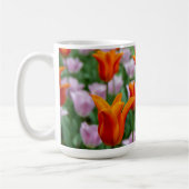 Hellorange Tulpen im Park Kaffeetasse (Links)
