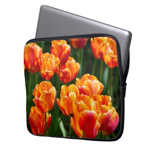 Hellorange Tulpen im Park Laptopschutzhülle (Vorderseite Links)