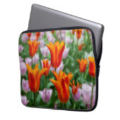 Hellorange Tulpen im Park Laptopschutzhülle (Vorderseite Links)