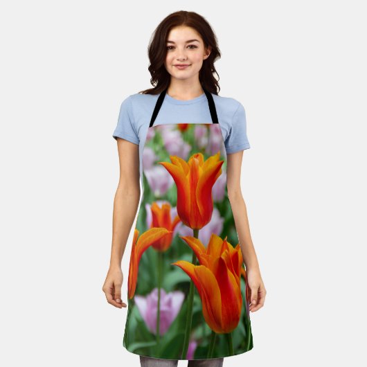 Hellorange Tulpen im Park Schürze (Getragen)