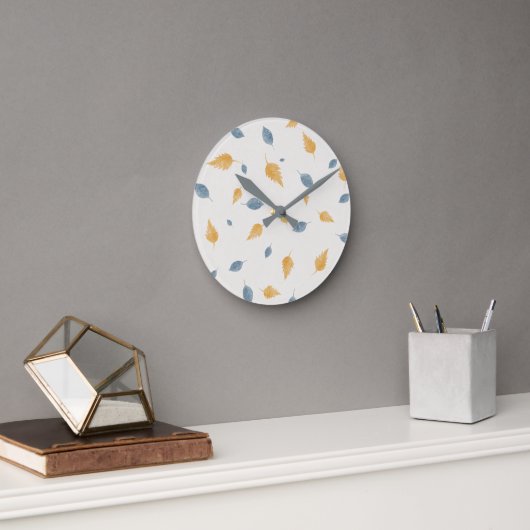 Hellpastell-Beige Minimalistisches Blätter-Muster Runde Wanduhr (Büro)