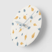 Hellpastell-Beige Minimalistisches Blätter-Muster Runde Wanduhr (Winkel)
