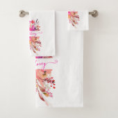 Hellrosa Aquarellblumen personalisiert Badhandtuch Set (Insitu)