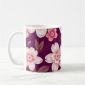 Hellrosa Blume Muster auf lila Kaffeetasse (Links)