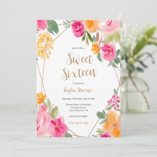 Hellrosa farbige Blumendarstellung Sweet 16 Einladung (Stehend Vorderseite)