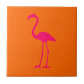 Hellrosa Flamingo auf Orange Fliese (Vorderseite)