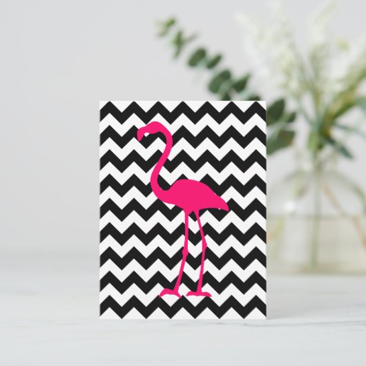 Hellrosa Flamingo Black und White Zigzag Postkarte (Stehend Vorderseite)