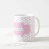 Hellrosa Honeycomb Custom Monogram Kaffeetasse (VorderseiteRechts)