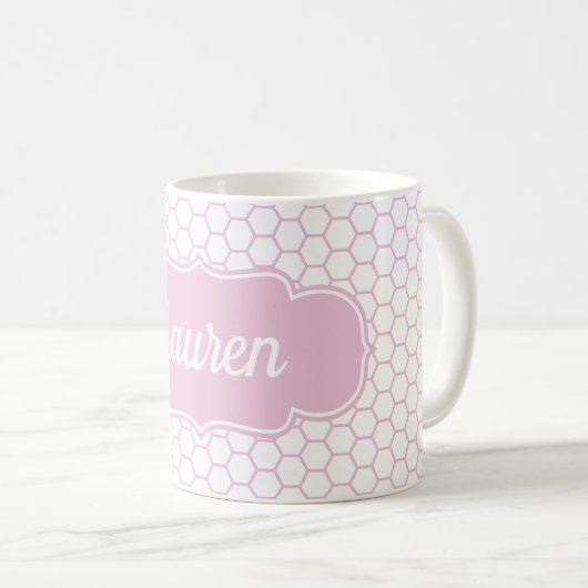 Hellrosa Honeycomb Custom Monogram Kaffeetasse (VorderseiteRechts)