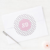 Hellrosa Honeycomb Hexagon Custom Monogram Runder Aufkleber (Umschlag)