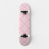 Hellrosa kariertes skateboard (Vorderseite)