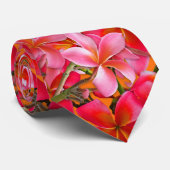 Hellrosa Orange Hawaiian Plumeria Print Krawatte (Gerollt)