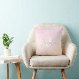 Hellrosa und Pfirsichfarben Ombre Name & Monogramm Kissen
