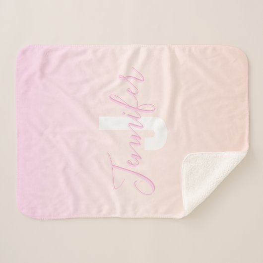 Hellrosa und Pfirsichfarben Ombre Name & Monogramm Sherpadecke (Vorderseite (Horizontal))