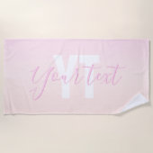 Hellrosa und Pfirsichfarben Ombre Name & Monogramm Strandtuch (Vorderseite)